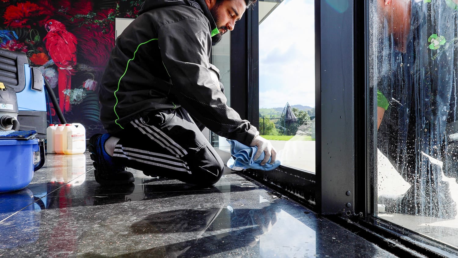 4 Common Mistakes To Avoid When Cleaning Your Windows